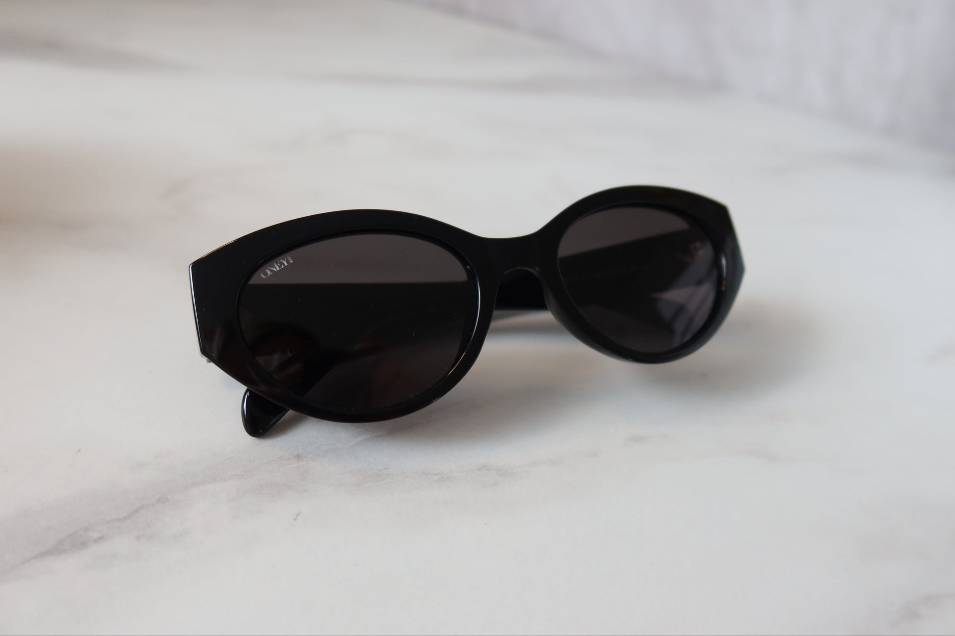 Tasha - Black Cat-eye Sunglasses