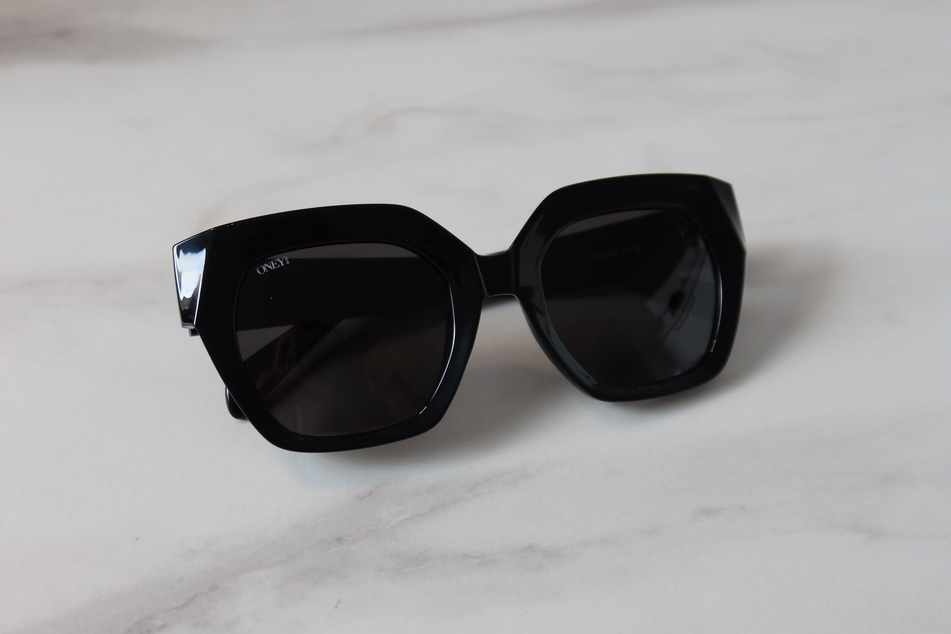 Jolie - Black Oversized Sunglasses
