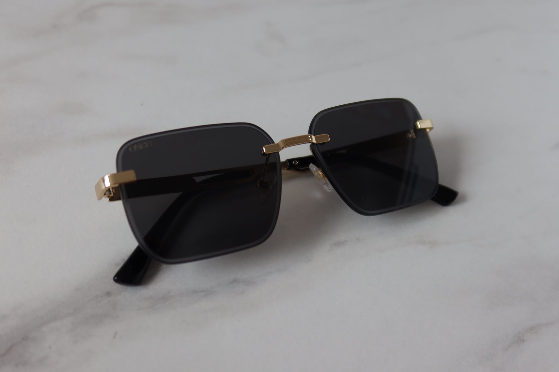 Maria - Rimless Rounded Rectangle Sunglasses