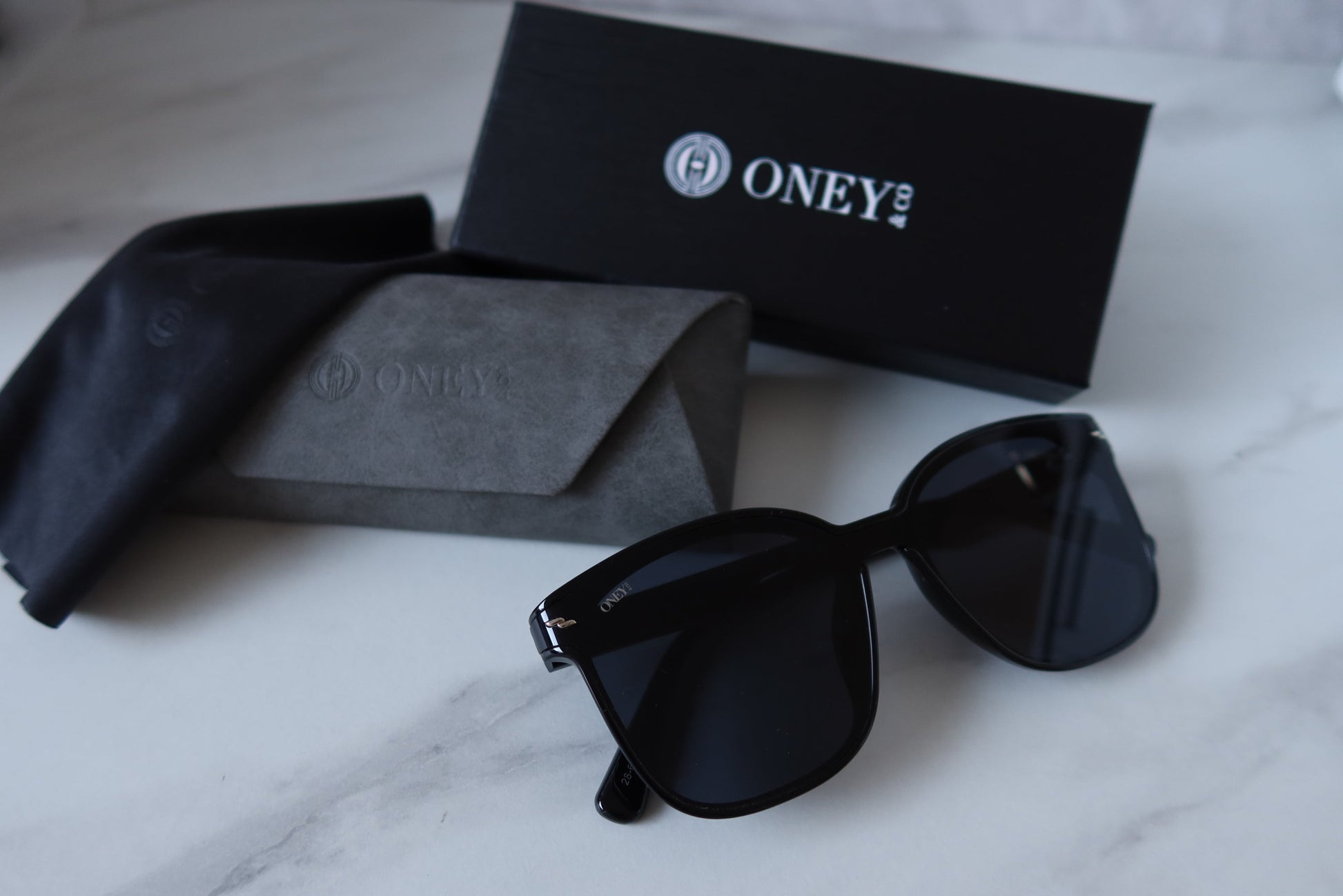 Indi Black Oversized Classic Sunglasses – ONEY CO